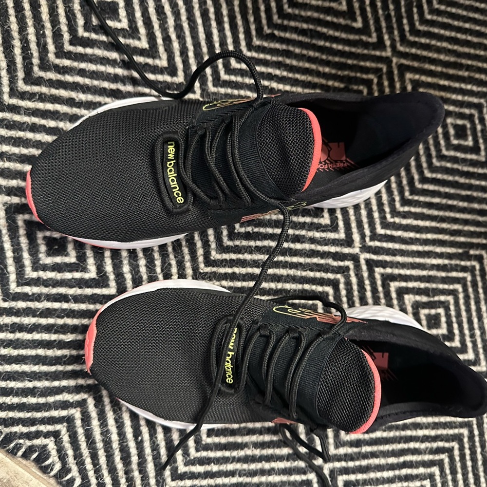 New BalanceWomen's Black and Pink Athletic Shoes